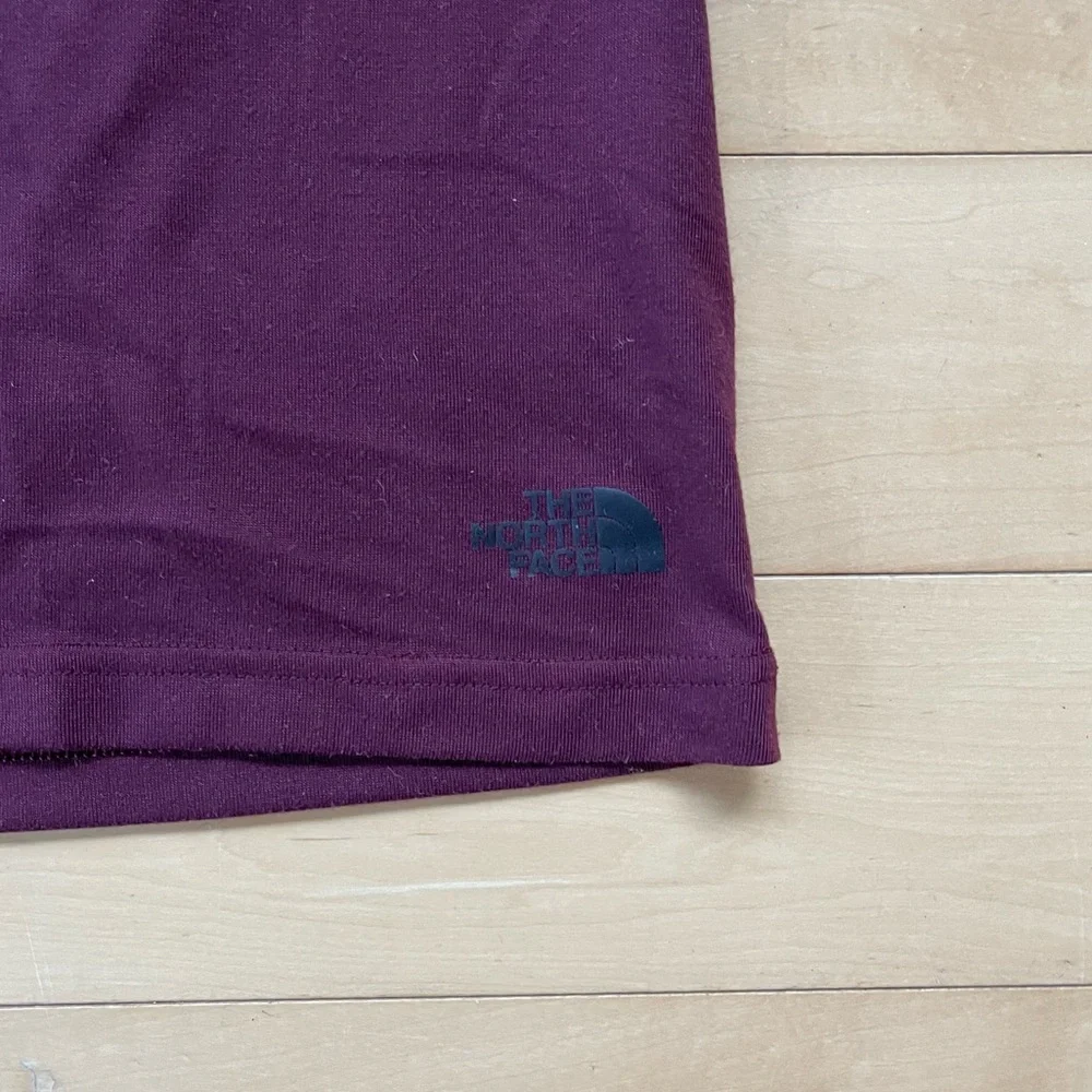 The North Face Flash Dry Henley in Burgundy and Black